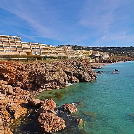 2 Pieces Avec Terrasse Au Bord De Mer, - Fr-1-472a-298 * Sète
